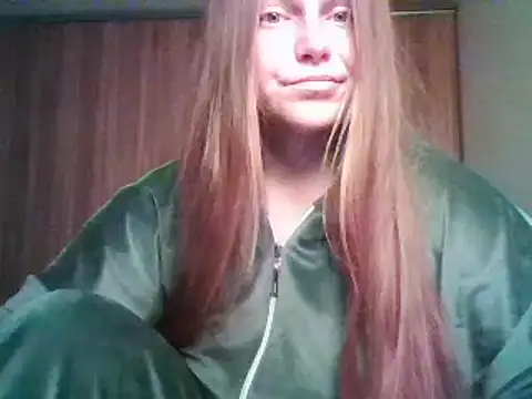 Evasapples online show from October 12, 2025, 12:04 pm