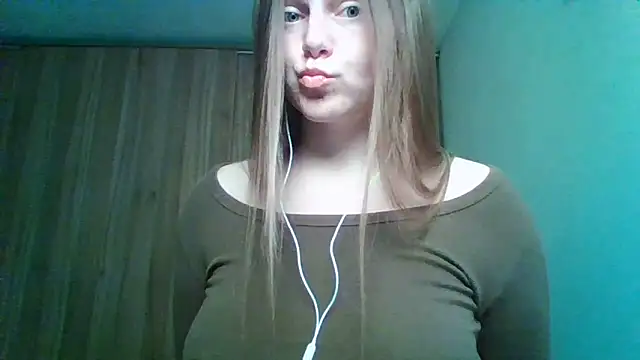 Evasapples online show from May 20, 2026, 8:26 pm
