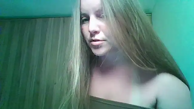 Evasapples online show from May 28, 2026, 12:02 pm