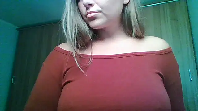 Evasapples online show from July 11, 2026, 2:31 pm