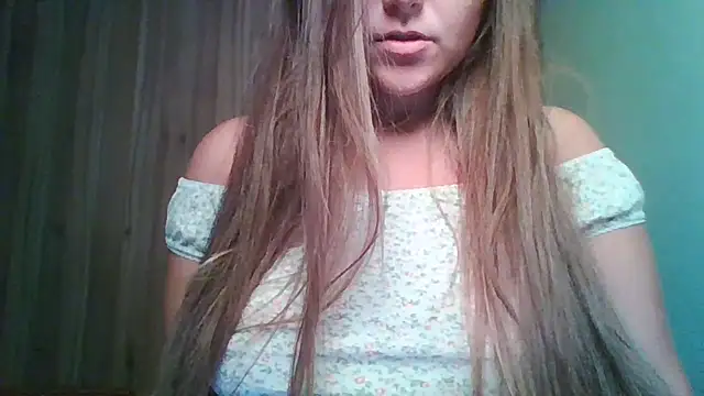 Evasapples online show from July 13, 2026, 8:44 pm
