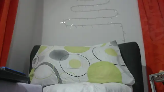 Lizz xxxx online show from February 24, 2026, 6:50 pm