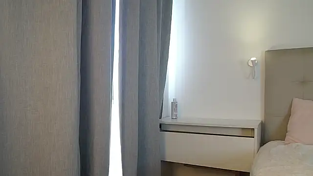 caaatalinalina online show from December 9, 2024, 7:50 pm