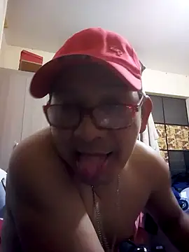 ardiente47 online show from September 15, 2025, 2:44 am