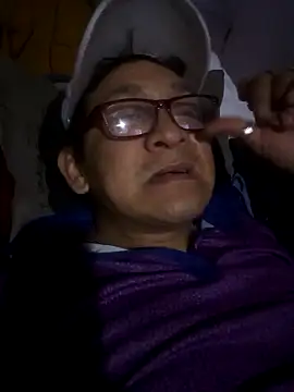 ardiente47 online show from October 12, 2025, 12:42 am