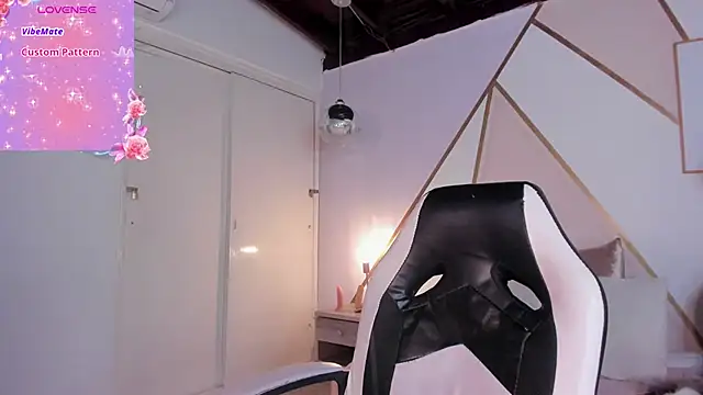 emma carterr1 online show from December 21, 2024, 1:04 am