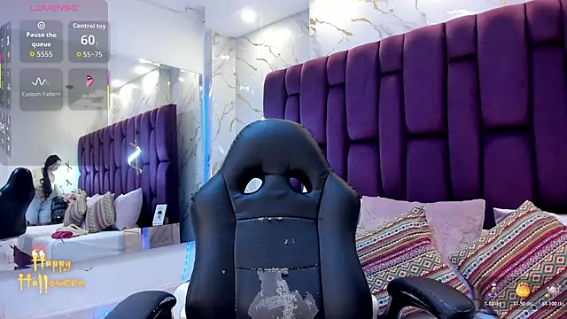 emma carterr1 online show from November 3, 2025, 1:45 pm