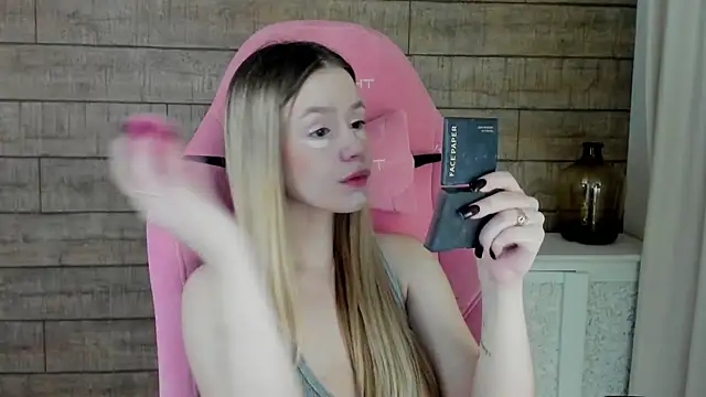 Snapshot of MilanaBalmain chatting on November 16, 2025, 4:29 am MilanaBalmain online show from November 16, 2025, 4:29 am