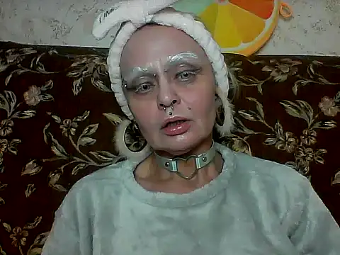 Snapshot of Gardener_of_Illusions chatting on May 17, 2026, 3:59 am Gardener of Illusions online show from May 17, 2026, 3:59 am