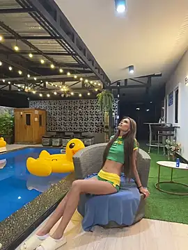 Snapshot of dreamgirls100 chatting on December 30, 2024, 4:08 pm dreamgirls100 online show from December 30, 2024, 4:08 pm