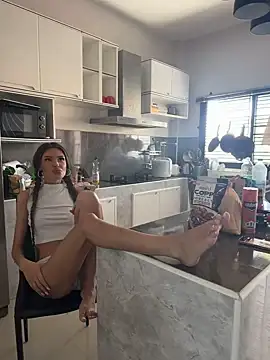 Snapshot of dreamgirls100 chatting on December 31, 2024, 6:37 am dreamgirls100 online show from December 31, 2024, 6:37 am