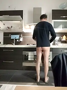 Snapshot of Coolandgang chatting on December 29, 2024, 6:35 am Coolandgang online show from December 29, 2024, 6:35 am