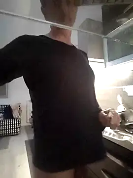 Snapshot of Coolandgang chatting on February 28, 2025, 5:37 am Coolandgang online show from February 28, 2025, 5:37 am