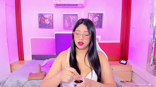 estrella bigboobs14 online show from December 16, 2025, 10:31 am