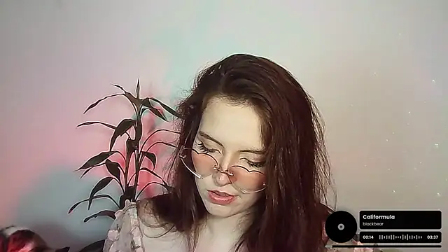 cherrybom969 online show from November 28, 2025, 3:31 am