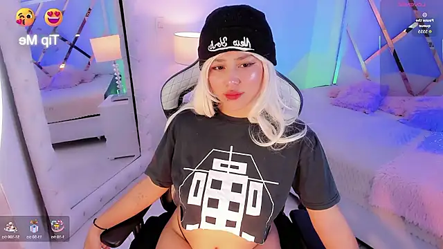 sexyy kitty18 online show from February 2, 2026, 4:11 am