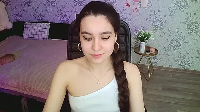 Snapshot of annie_shine chatting on January 7, 2025, 2:10 am annie shine online show from January 7, 2025, 2:10 am