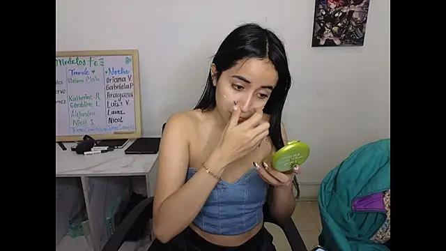 Mia Fischer online show from February 11, 2026, 2:44 pm