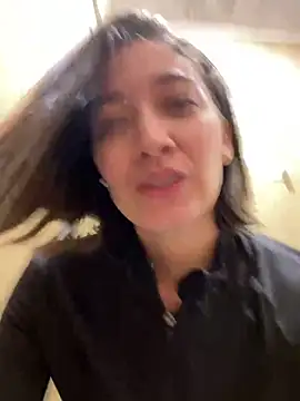 Snapshot of adarussell chatting on October 1, 2025, 4:57 pm adarussell online show from October 1, 2025, 4:57 pm