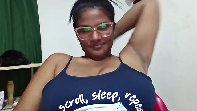 Snapshot of alejandraboobs07 chatting on April 16, 2026, 5:30 am alejandraboobs07 online show from April 16, 2026, 5:30 am