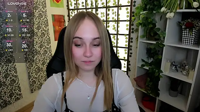 LianaBright online show from March 10, 2025, 5:22 am