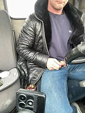 Snapshot of AlexGWoW chatting on February 28, 2025, 7:37 am AlexGWoW online show from February 28, 2025, 7:37 am