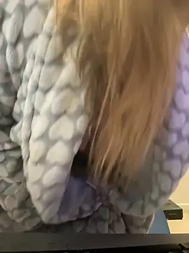 TEMPTING-TAMMY online show from December 16, 2025, 6:18 am