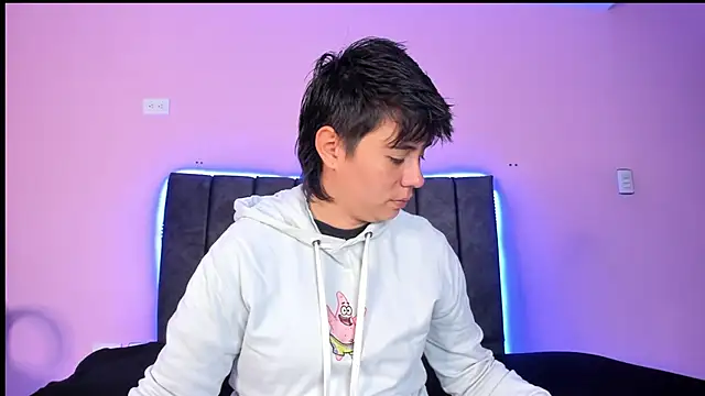 Snapshot of AbbySmiitth_ chatting on February 4, 2025, 12:22 pm AbbySmiitth online show from February 4, 2025, 12:22 pm