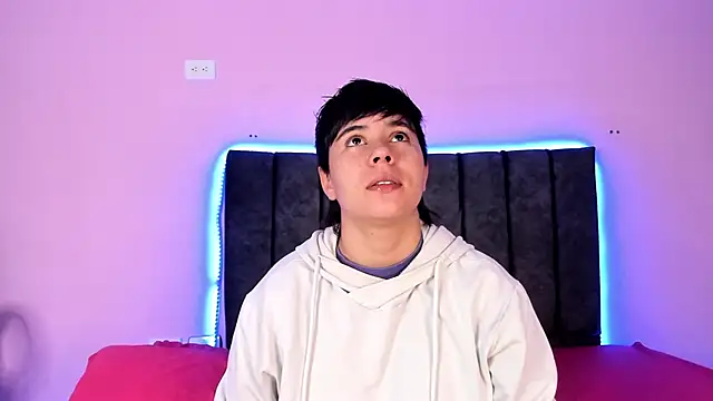 Snapshot of AbbySmiitth_ chatting on February 7, 2025, 12:28 pm AbbySmiitth online show from February 7, 2025, 12:28 pm
