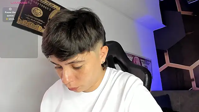 AbbySmiitth  online show from November 2, 2025, 5:37 pm