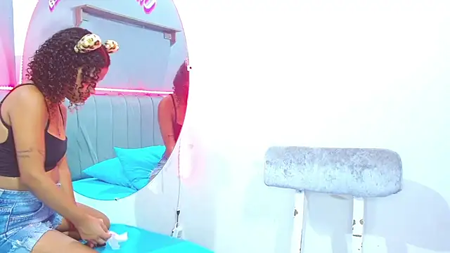 Snapshot of minimi_naty chatting on December 10, 2024, 7:22 pm minimi naty online show from December 10, 2024, 7:22 pm