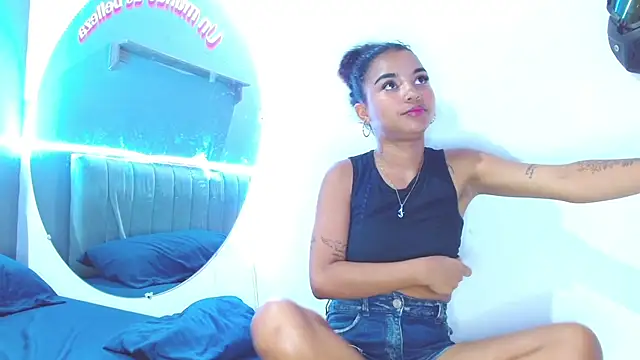 Snapshot of minimi_naty chatting on February 25, 2025, 8:30 pm minimi naty online show from February 25, 2025, 8:30 pm