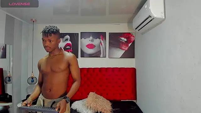 Snapshot of KENDER21_ chatting on February 7, 2025, 12:17 pm KENDER21 online show from February 7, 2025, 12:17 pm