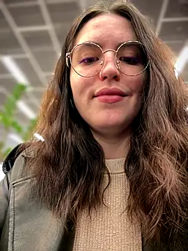 meow girl online show from November 16, 2025, 8:09 am