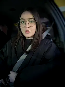 meow girl online show from January 6, 2026, 1:37 pm