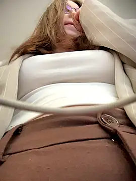 meow girl online show from May 3, 2026, 1:39 pm