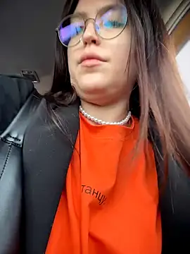 meow girl online show from May 9, 2026, 11:59 am