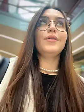 meow girl online show from May 18, 2026, 3:51 pm