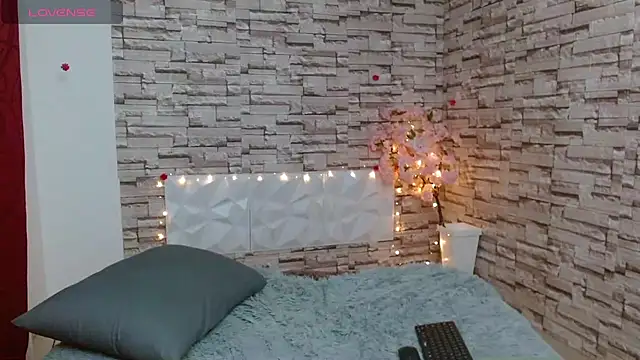 Snapshot of Vanse_lust chatting on February 5, 2025, 12:20 am Vanse lust online show from February 5, 2025, 12:20 am