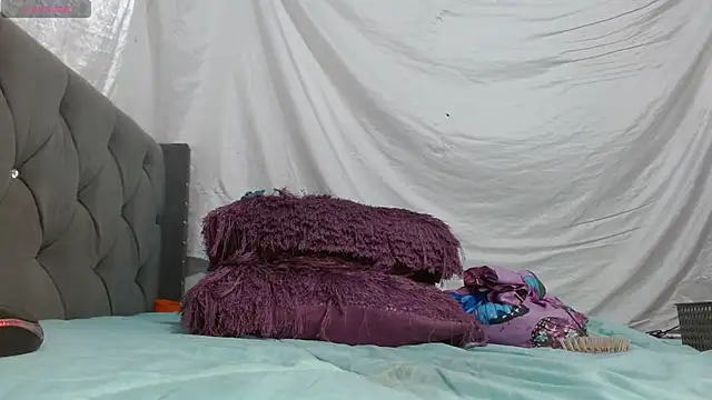 Snapshot of imtiffany_w chatting on March 7, 2025, 3:28 pm imtiffany w online show from March 7, 2025, 3:28 pm