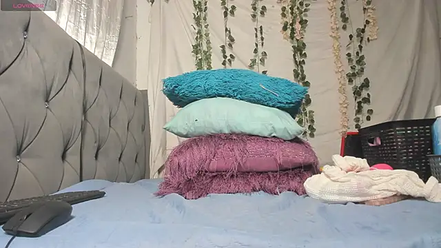 Snapshot of imtiffany_w chatting on October 6, 2025, 1:52 pm imtiffany w online show from October 6, 2025, 1:52 pm