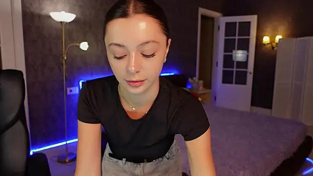 DinaCandy online show from October 1, 2025, 9:59 am