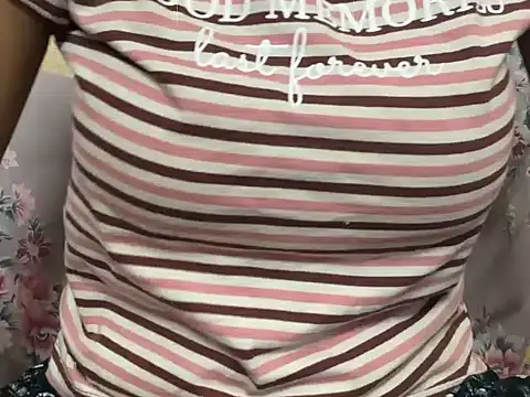 Snapshot of _FluffyHxney_ chatting on December 4, 2024, 7:39 am FluffyHxney online show from December 4, 2024, 7:39 am