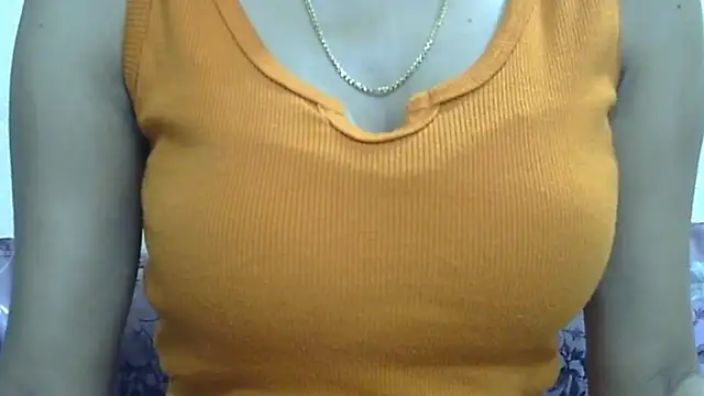 Snapshot of _FluffyHxney_ chatting on May 30, 2026, 8:17 pm FluffyHxney online show from May 30, 2026, 8:17 pm