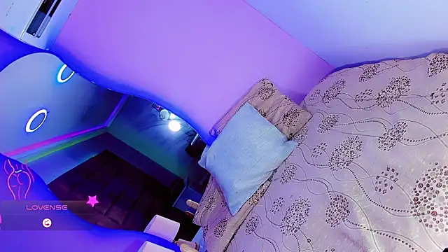 Shanelengel online show from November 25, 2025, 5:51 am