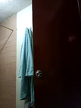 chloewildd  online show from January 8, 2026, 10:01 pm