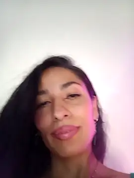 chloewildd  online show from March 13, 2026, 10:05 pm