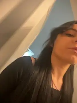 Snapshot of Petite_moi chatting on April 2, 2026, 12:03 pm Petite moi online show from April 2, 2026, 12:03 pm