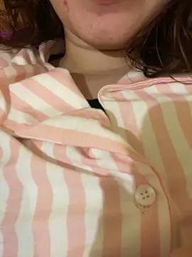 Snapshot of Golin-24 chatting on December 13, 2025, 10:48 pm Golin-24 online show from December 13, 2025, 10:48 pm