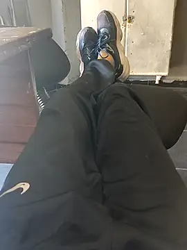 Snapshot of Juliano69xv chatting on November 19, 2025, 6:08 pm Juliano69xv online show from November 19, 2025, 6:08 pm